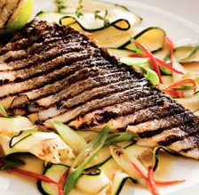 Gegrilde zeebaars met chilisaus